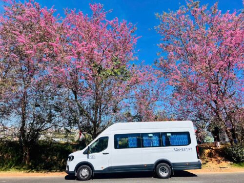 Giá thuê xe 18 chỗ đi chùa Hương  phụ thuộc vào nhiều yếu tố